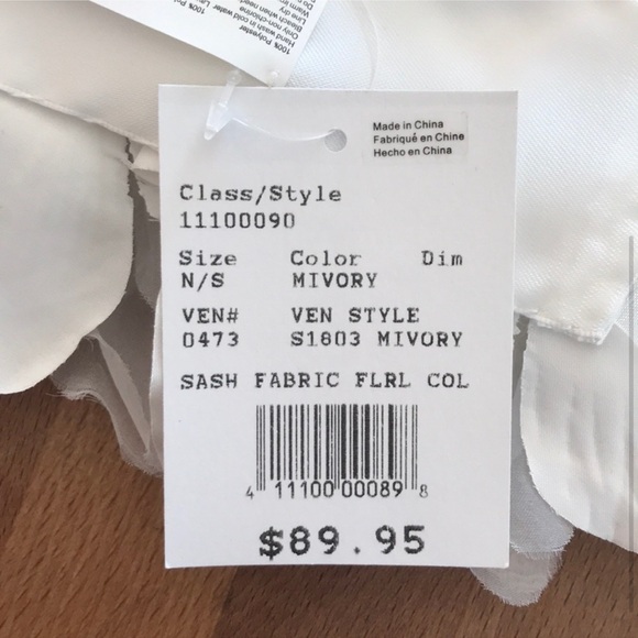 🆕David’s Bridal Floral Sash - Picture 3 of 4